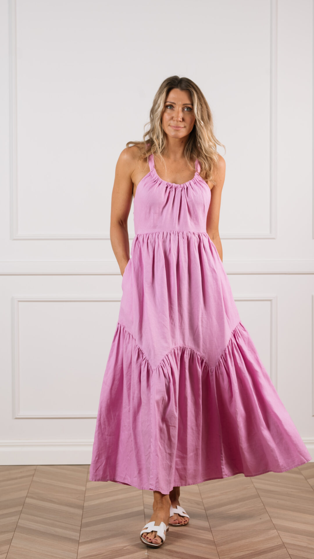 Lee Mathews  fuksiaroosa kleit