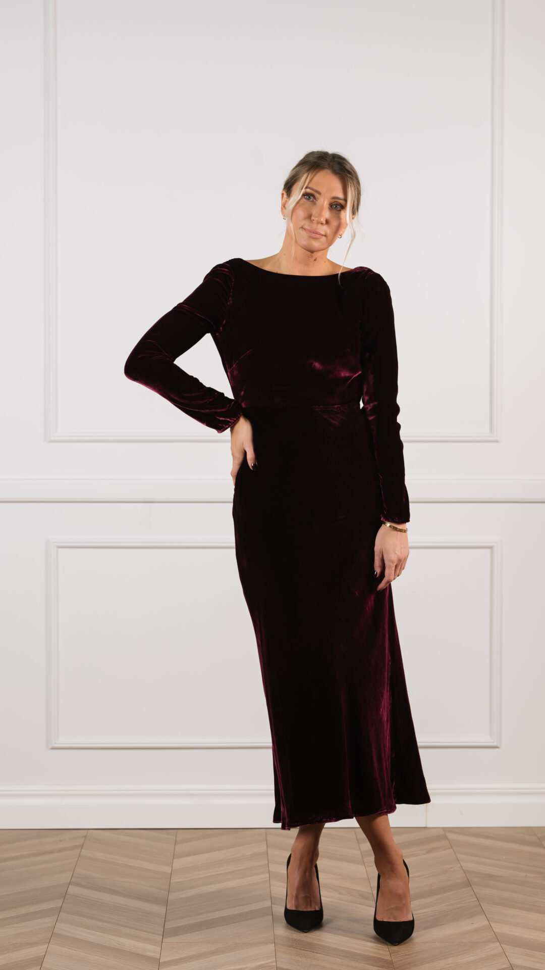 Saloni sametkleit Tina