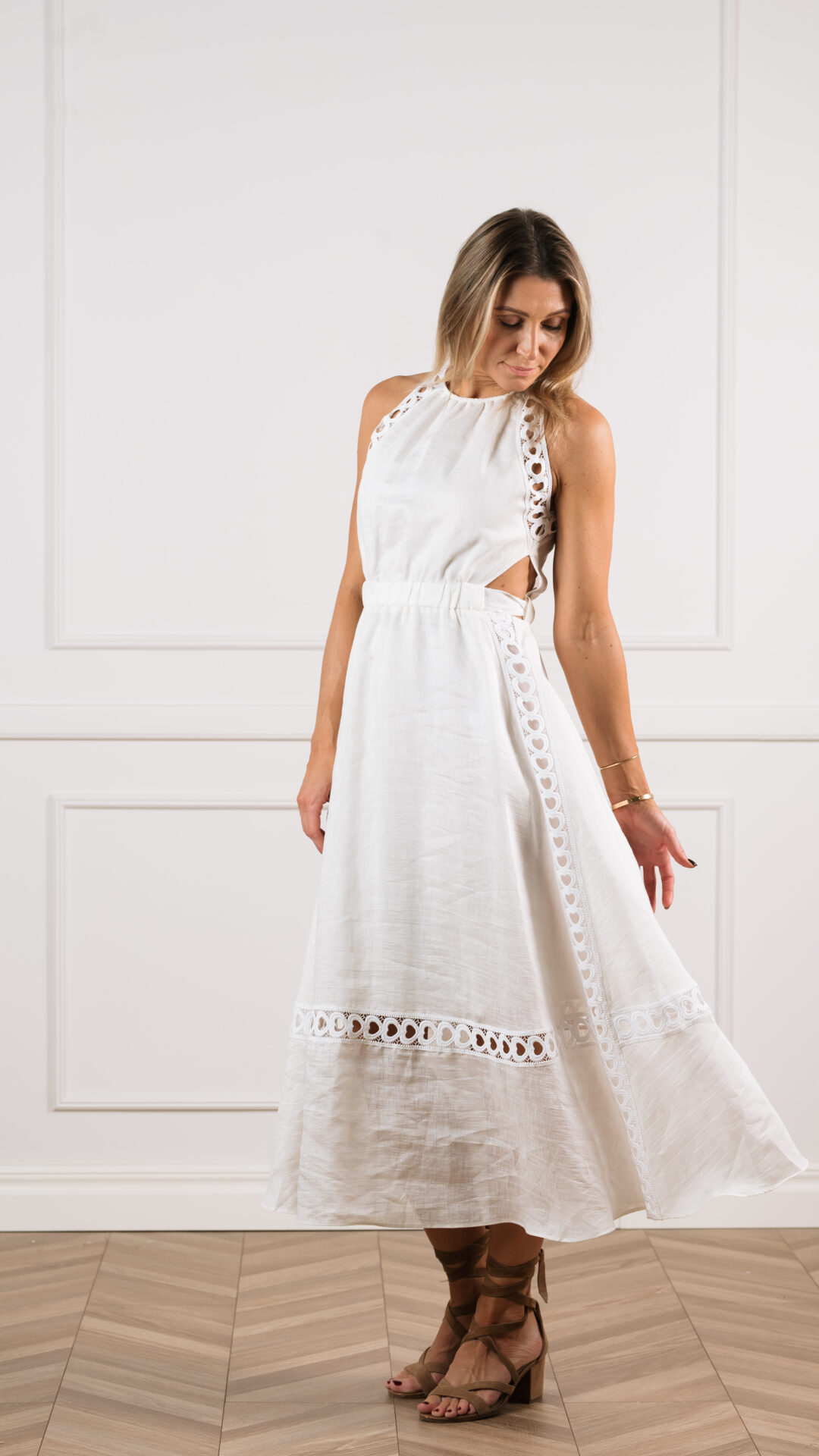 Sandro Coralie valge pitsdetailiga midi-kleit